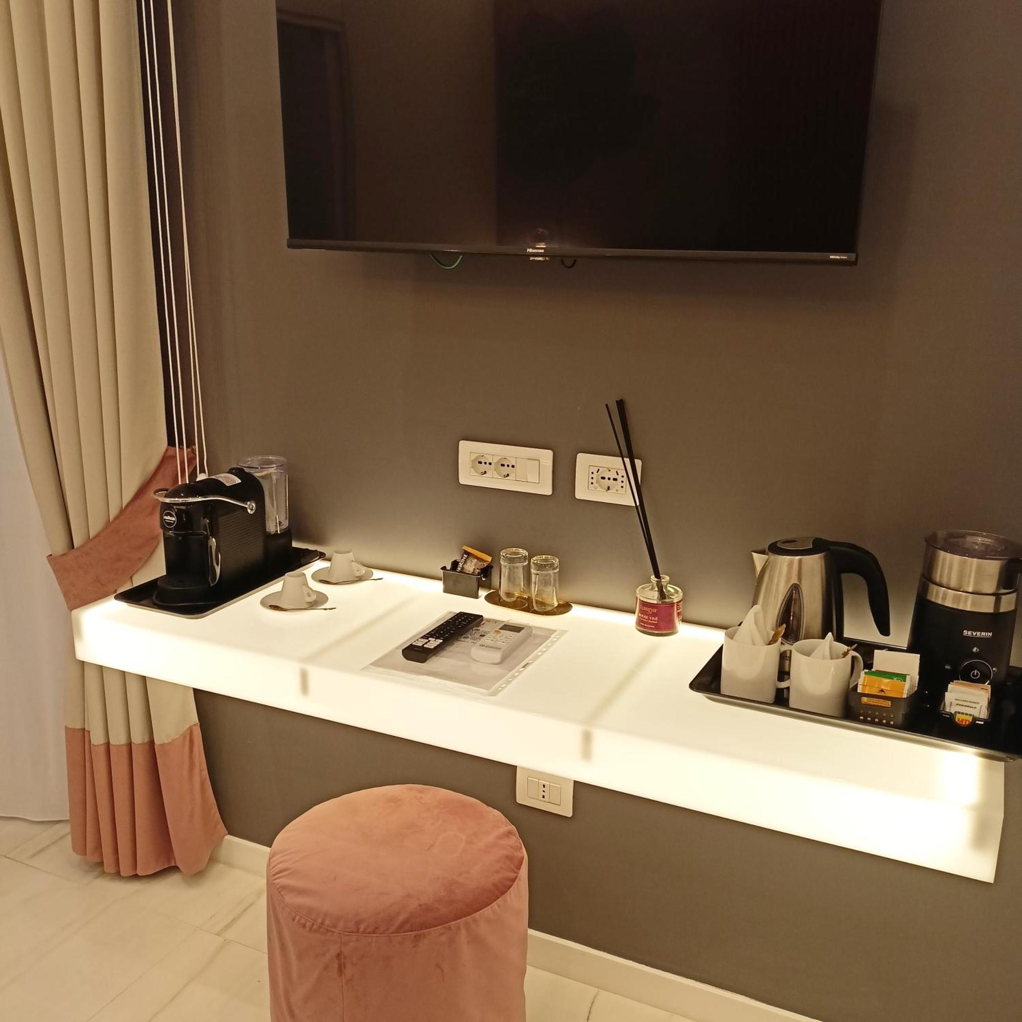 Hotel La Lepre Bovio à Naples Extérieur photo