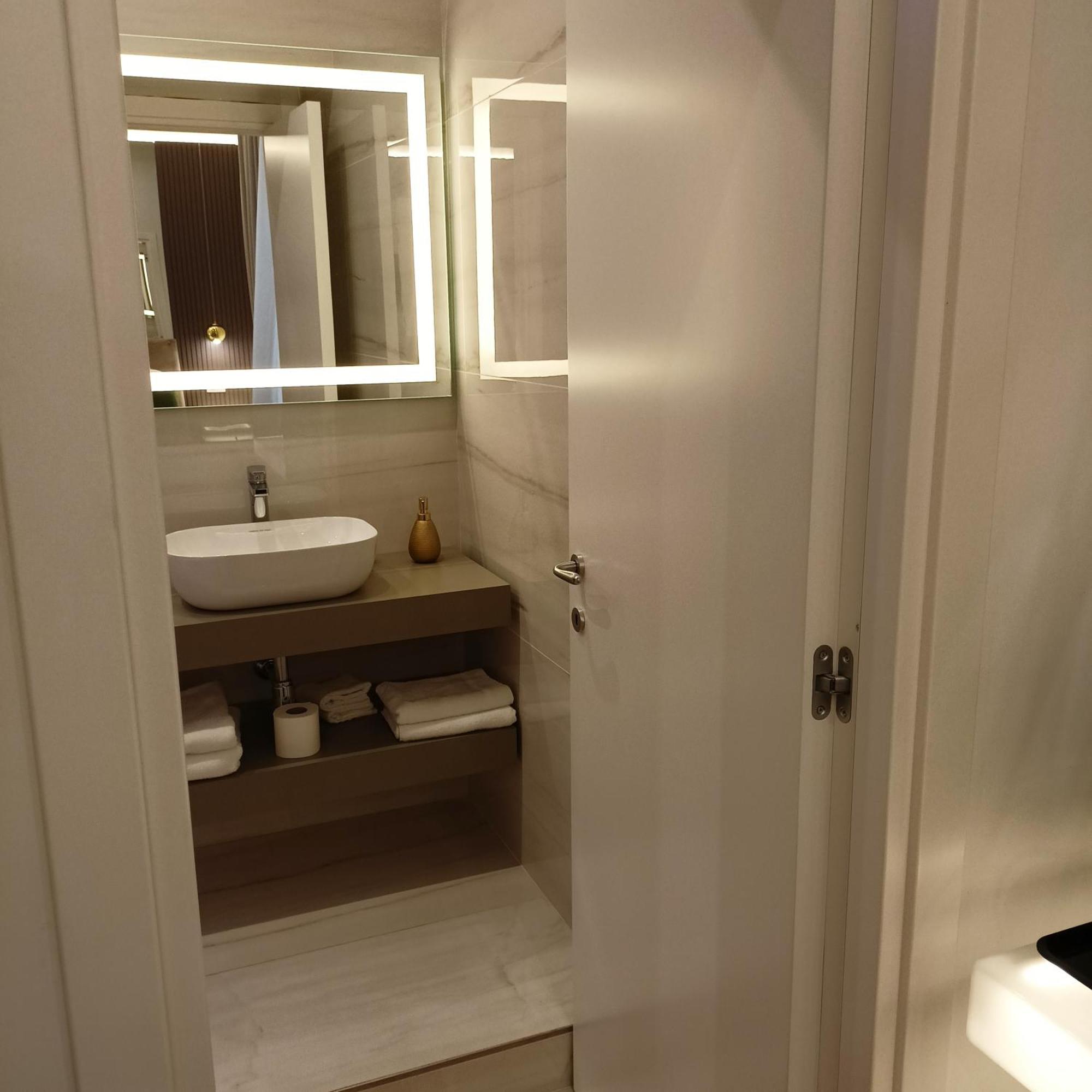 Hotel La Lepre Bovio à Naples Extérieur photo