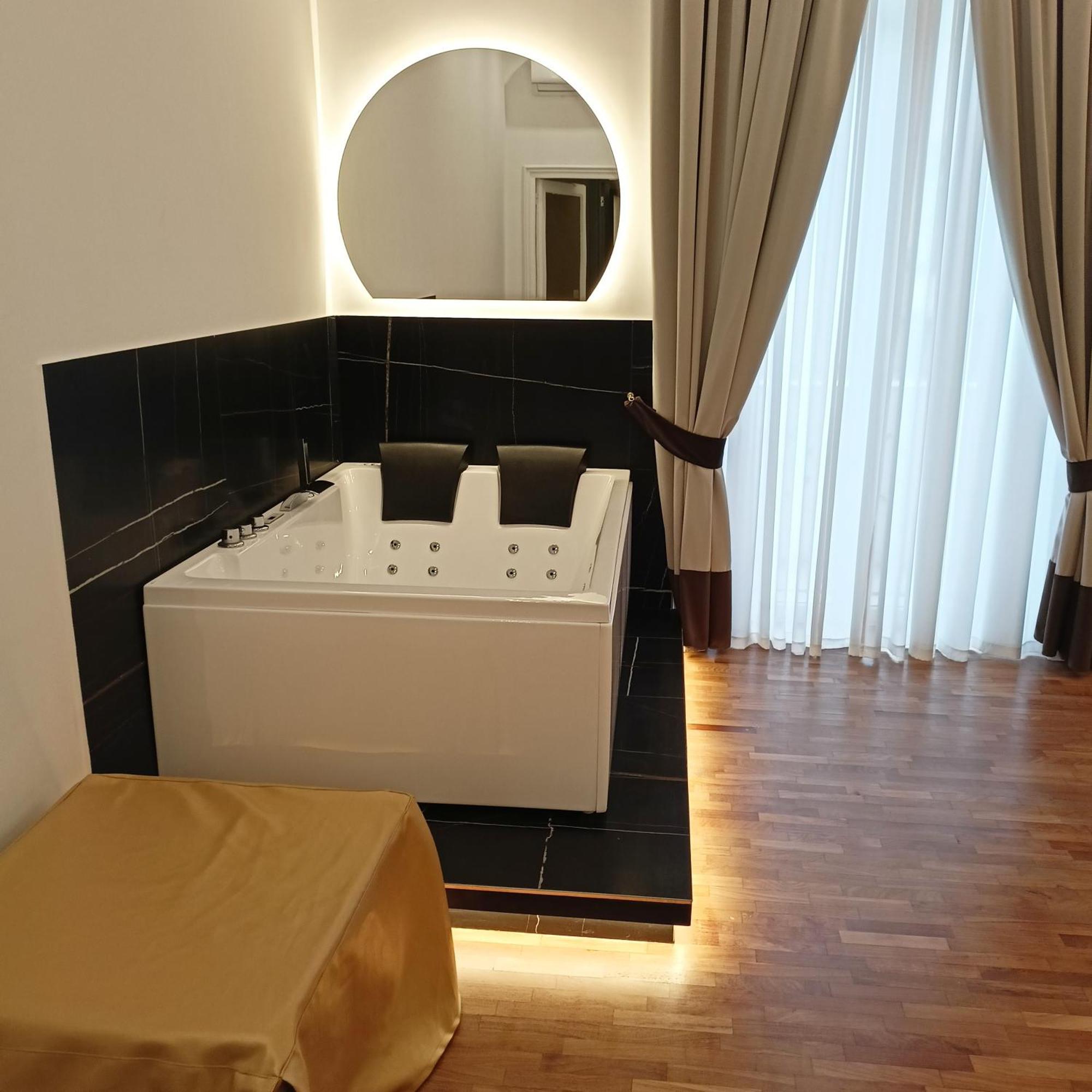 Hotel La Lepre Bovio à Naples Extérieur photo