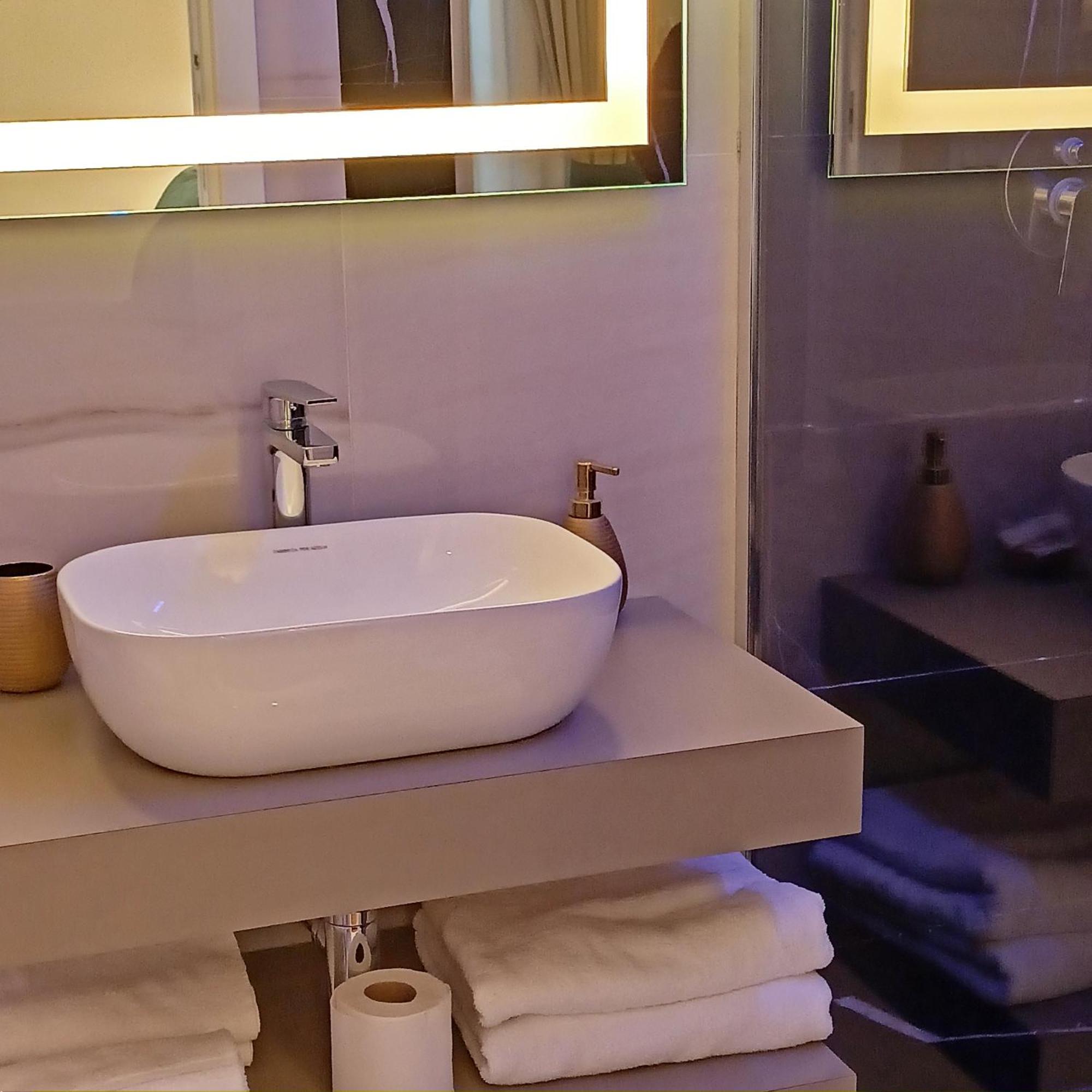 Hotel La Lepre Bovio à Naples Extérieur photo