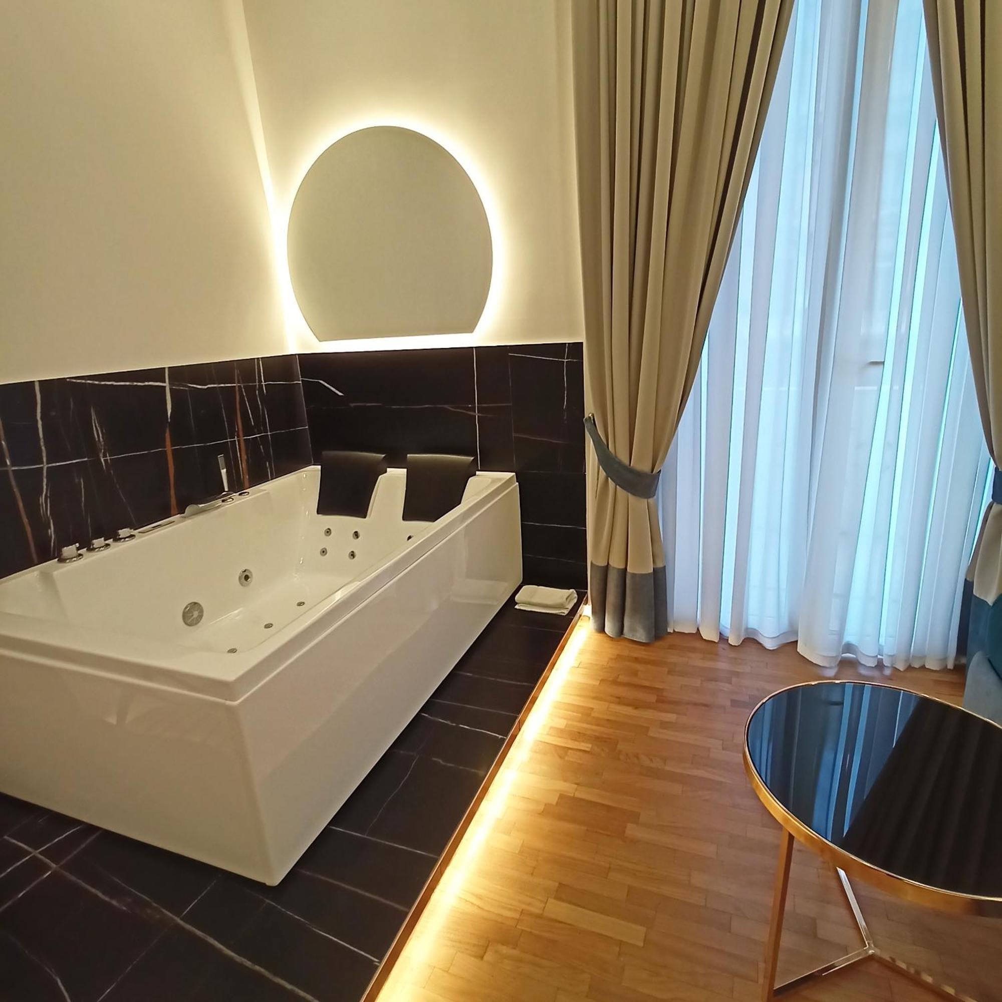 Hotel La Lepre Bovio à Naples Extérieur photo