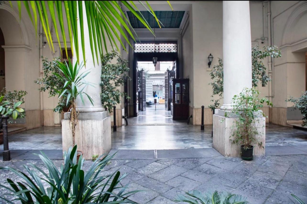 Hotel La Lepre Bovio à Naples Extérieur photo