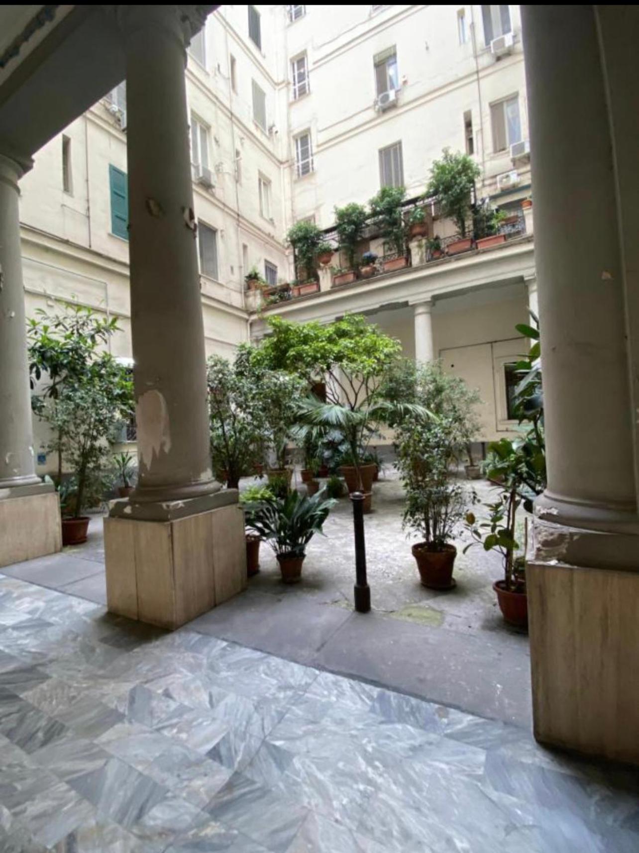 Hotel La Lepre Bovio à Naples Extérieur photo